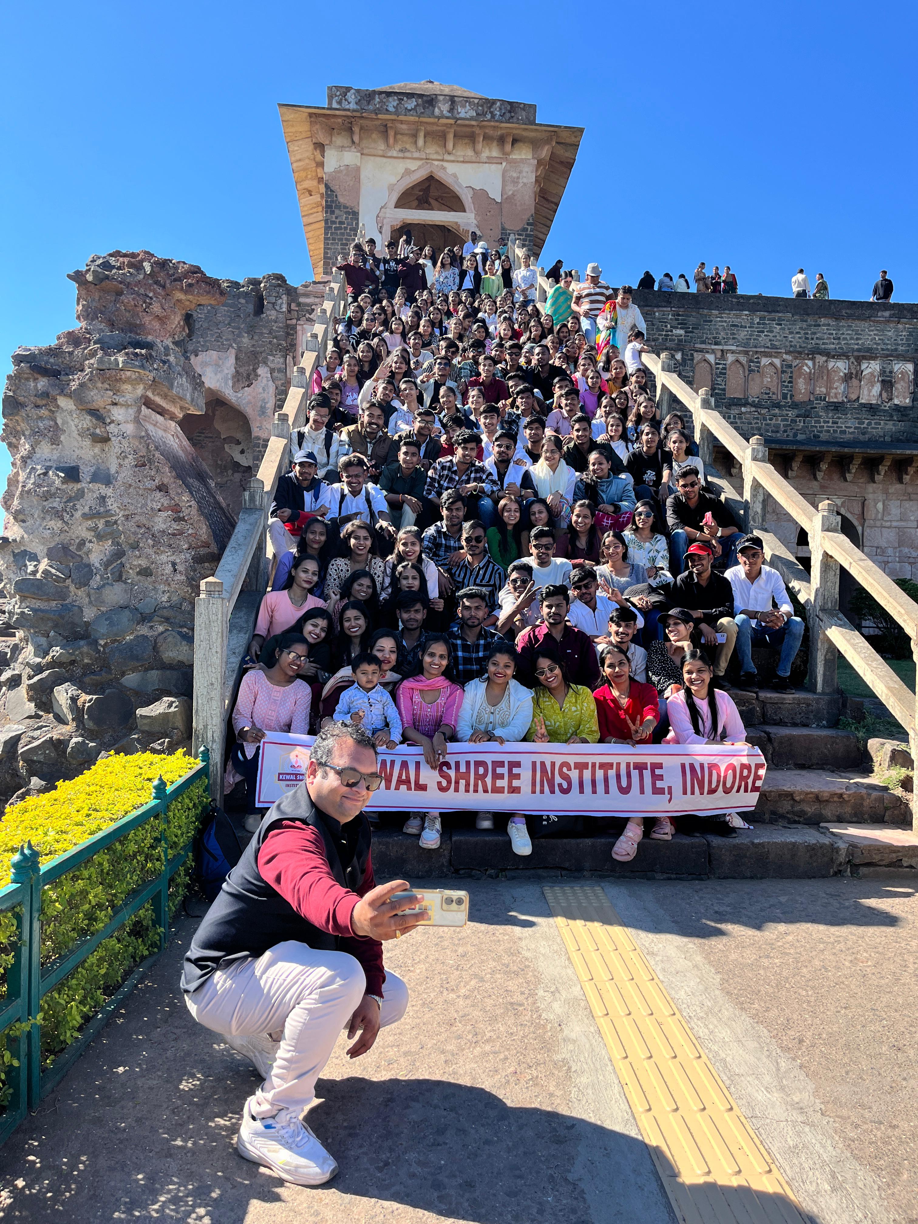 Educational Tour to Mandu 1
